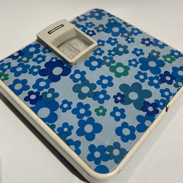 BATHROOM SCALES, 1970s Retro Blue Floral